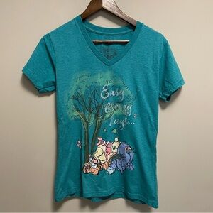 Disney Winnie The Pooh V-Neck T-Shirt Women’s Medium